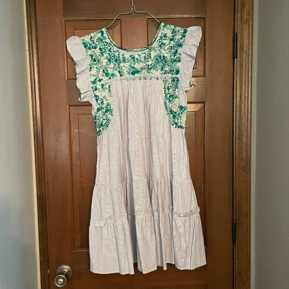 NWOT Size Medium embroidered Mexican Oaxaca dress - Picture 2 of 10